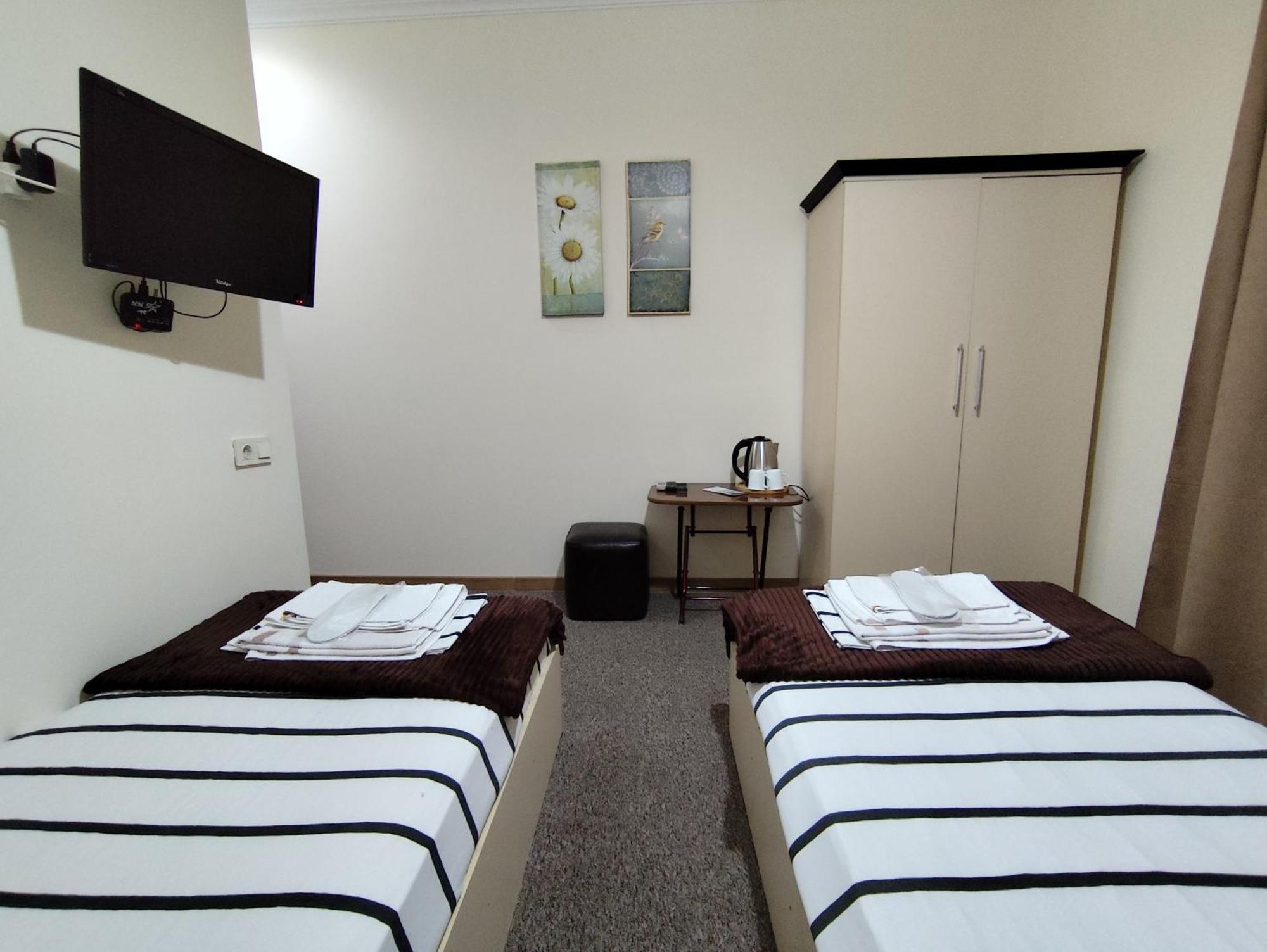 Chill Out Hotel Цкалтубо Екстериор снимка